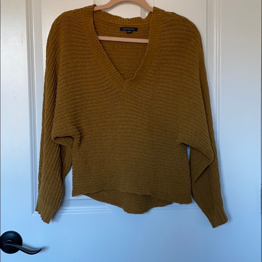 American Eagle Like new mustard colored sweater.